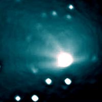 Giant streams from C/Hale-Bopp nucleus